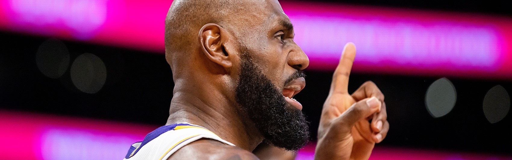 九游体育入口-香波特：若你没按老詹的要求跑位 他会故意传球失误&amp;让教练换下你