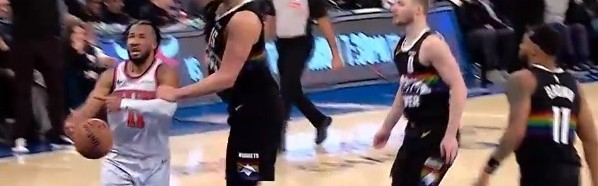 九游体育在线-布伦森突破被约基奇连拉带拽放倒在地 裁判回看没有升级犯规